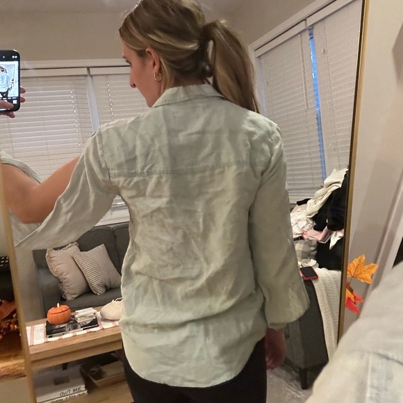 NWT Joe’s Jeans denim light wash split sleeve button down shirt! - Picture 2 of 7